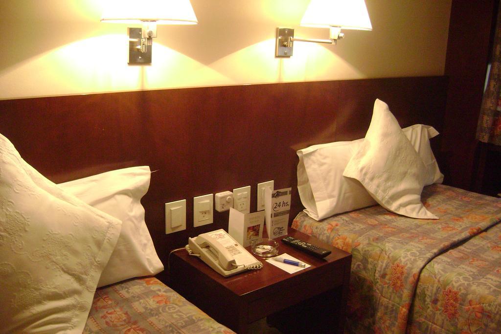 Bisonte Palace Hotel Буенос Айрес Стая снимка
